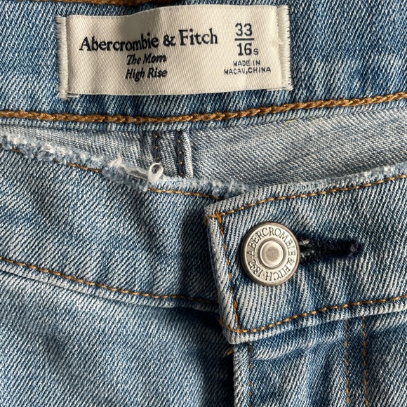 Abercrombie high rise mom jeans - Picture 2 of 3